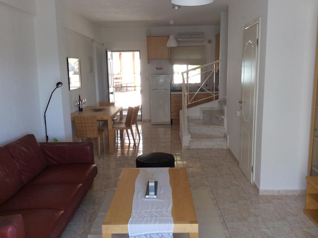 Red House Villa Jerakini Rom bilde